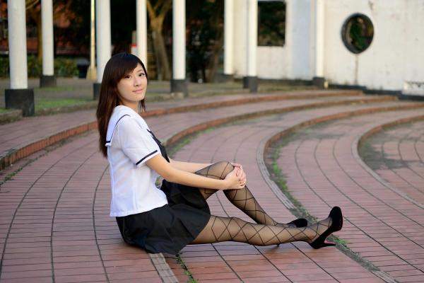 林茉晶 茉晶  台湾正妹_ 林茉晶《南港公園》写真集校园制服户外清新街拍精选第14张图片
