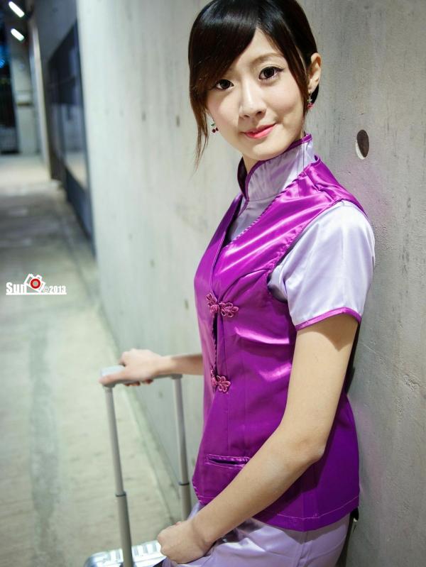 林茉晶 茉晶  台湾正妹林茉晶制服诱惑写真集，机车女警与职业空姐的多重魅力演绎第28张图片