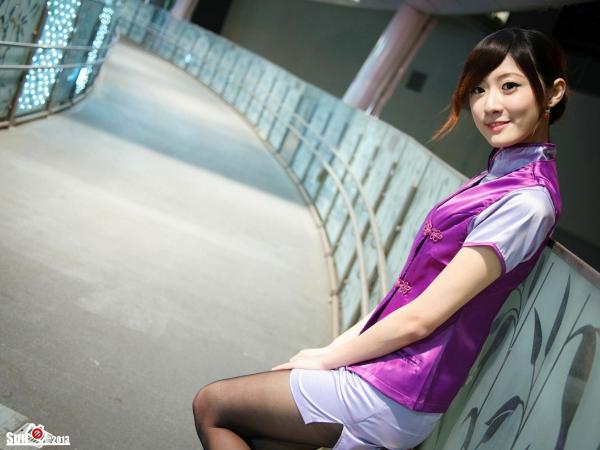 林茉晶 茉晶  台湾正妹林茉晶制服诱惑写真集，机车女警与职业空姐的多重魅力演绎第32张图片