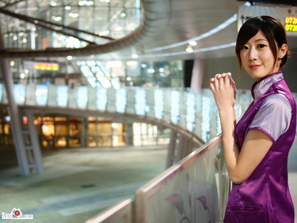 林茉晶 茉晶  台湾正妹林茉晶制服诱惑写真集，机车女警与职业空姐的多重魅力演绎第33张图片