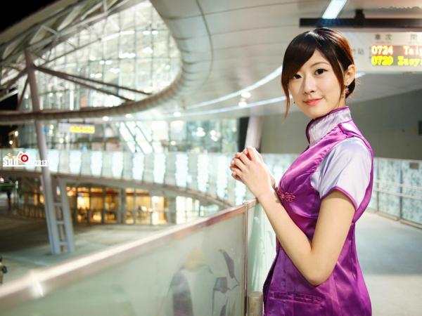 林茉晶 茉晶  台湾正妹林茉晶制服诱惑写真集，机车女警与职业空姐的多重魅力演绎第36张图片