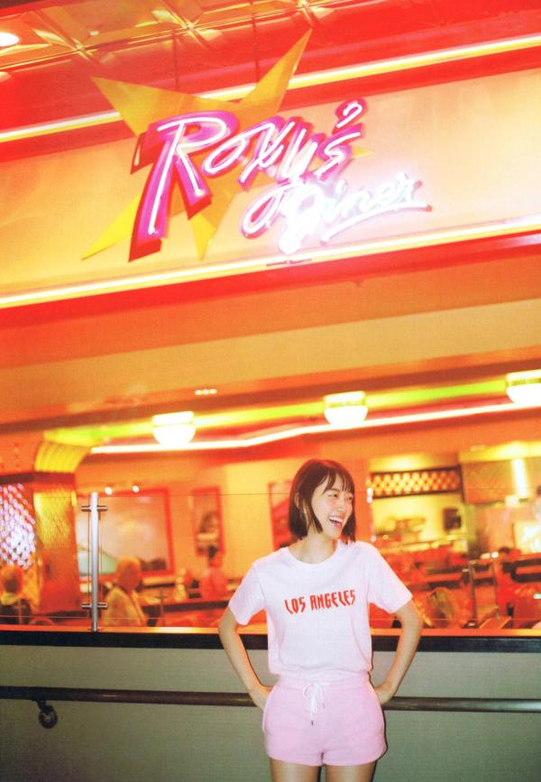 堀未央奈   PB写真集_堀未央奈《君らしさ》：私房居家时尚与高清沙漠户外美拍第4张图片