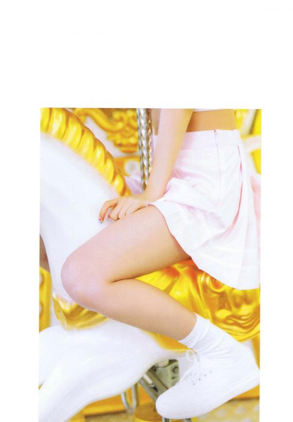 堀未央奈   PB写真集_堀未央奈《君らしさ》：私房居家时尚与高清沙漠户外美拍第11张图片