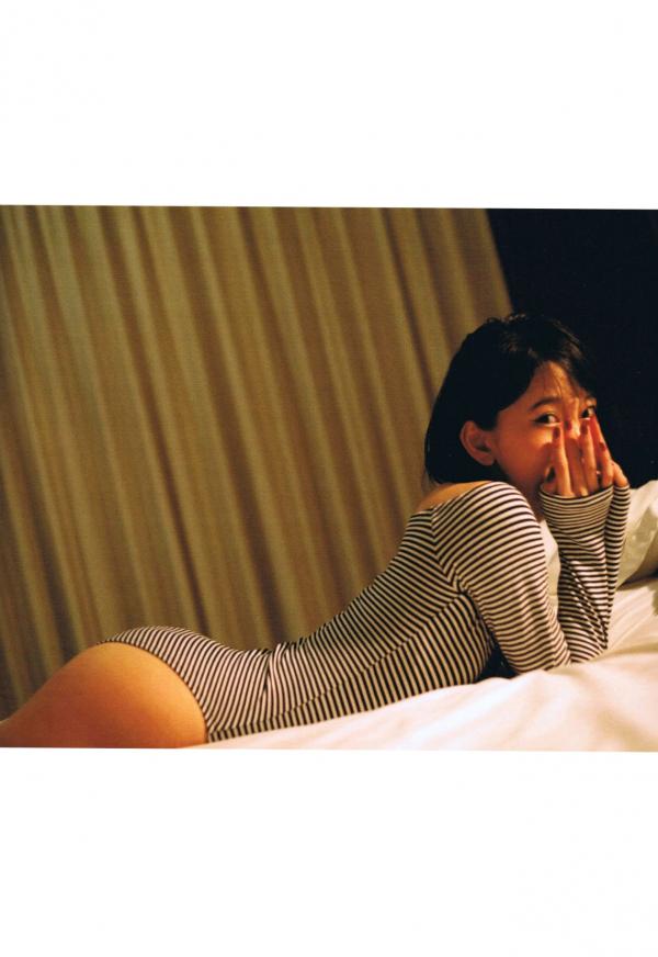 堀未央奈   PB写真集_堀未央奈《君らしさ》：私房居家时尚与高清沙漠户外美拍第82张图片