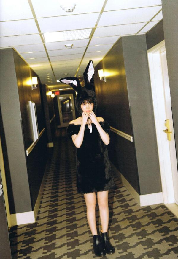 堀未央奈   PB写真集_堀未央奈《君らしさ》：私房居家时尚与高清沙漠户外美拍第88张图片