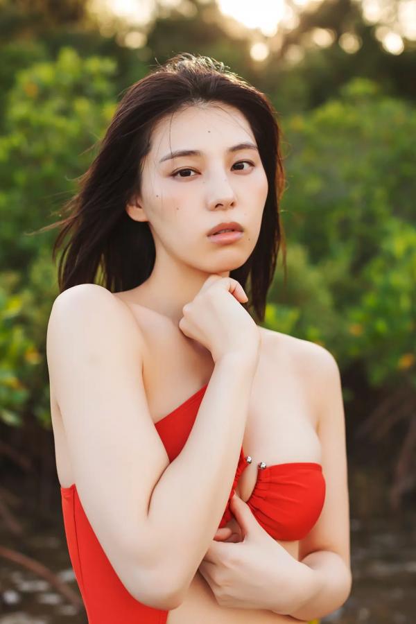 相楽伊織 相乐伊织 相楽伊織 - MADONNA 居家内衣与户外比基尼性感写真 [70P]第31张图片