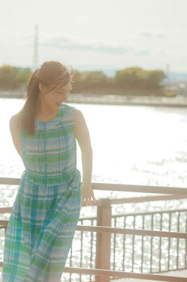 相楽伊織 相乐伊织 《相楽伊織 - more and more》日本女神泳池比基尼与清爽私房写真集第2张图片