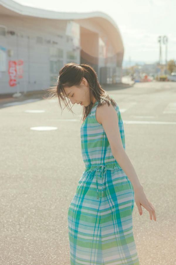 相楽伊織 相乐伊织 《相楽伊織 - more and more》日本女神泳池比基尼与清爽私房写真集第3张图片
