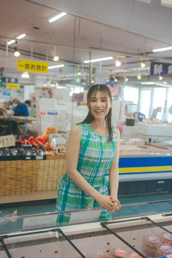相楽伊織 相乐伊织 《相楽伊織 - more and more》日本女神泳池比基尼与清爽私房写真集第4张图片