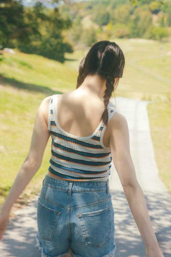 相楽伊織 相乐伊织 《相楽伊織 - more and more》日本女神泳池比基尼与清爽私房写真集第41张图片