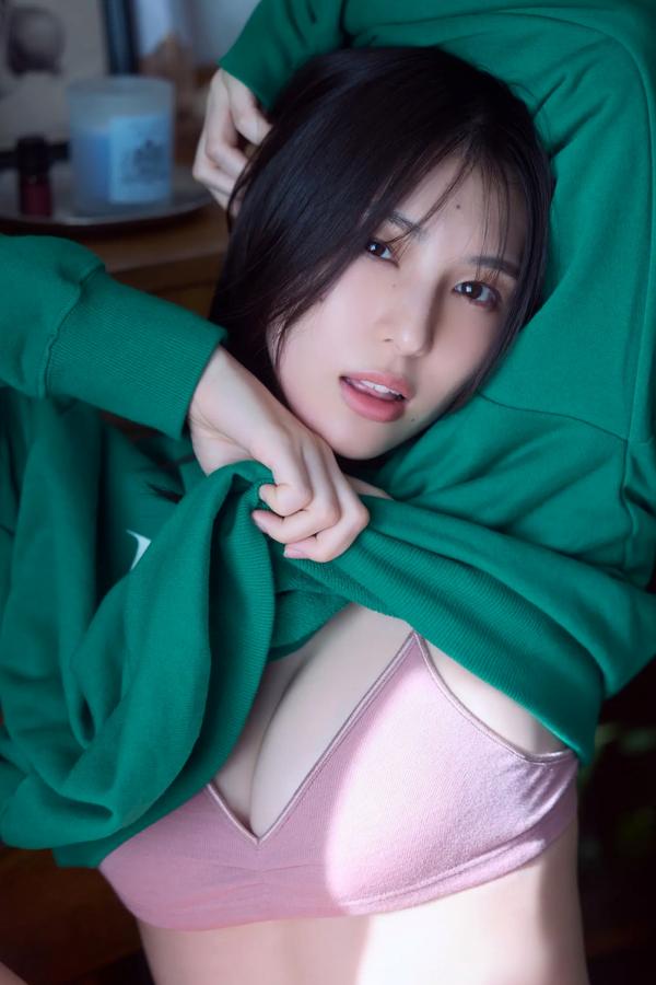 相楽伊織 相乐伊织 相楽伊織 - Our Life 阳光泳池比基尼与清纯浴室性感写真第14张图片
