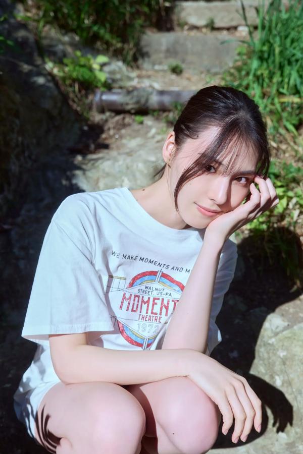 相楽伊織 相乐伊织 相楽伊織 - Our Life 阳光泳池比基尼与清纯浴室性感写真第50张图片