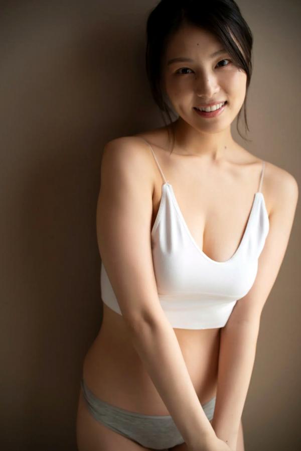 相楽伊織 相乐伊织  相楽伊織 - 阳光与湿感写真 室内性感私房与户外雨中美胸诱惑第14张图片