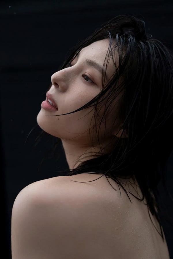 相楽伊織 相乐伊织  相楽伊織 - 阳光与湿感写真 室内性感私房与户外雨中美胸诱惑第40张图片