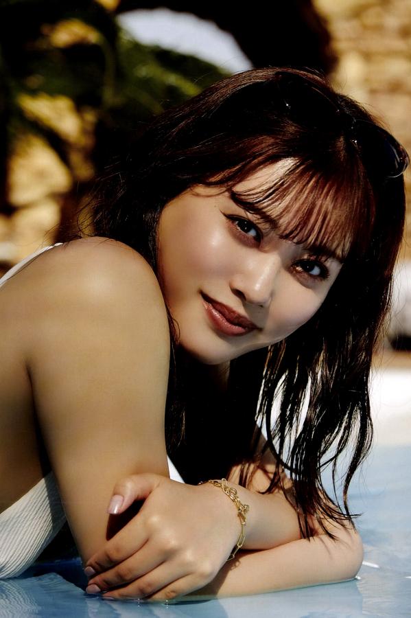 伊藤純奈 伊藤纯奈 伊藤純奈写真集COIN 户外阳光泳装性感甜美 [97P]第31张图片