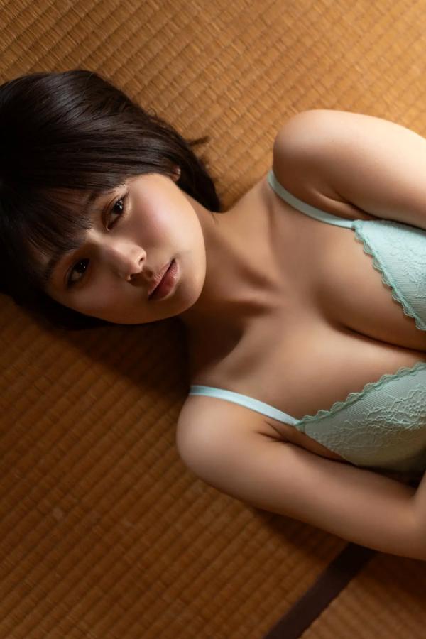 北野瑠華 北野瑠华 北野瑠華《もっと！グラぱらっ！》泳池清凉比基尼与浴室性感内衣写真第12张图片