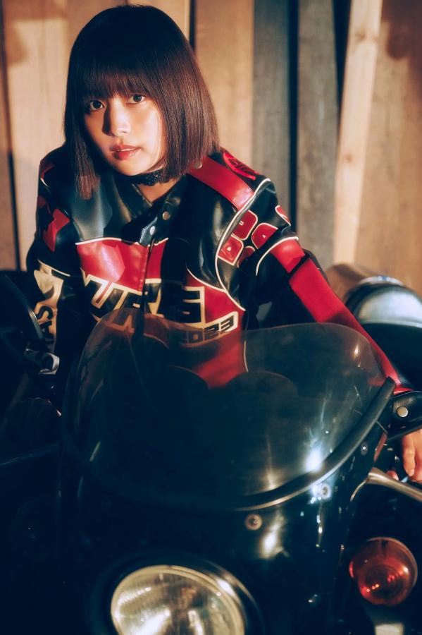 北野瑠華 北野瑠华 《北野瑠華 - Shape of My Heart》复古内衣美腿与机车野性性感写真第5张图片