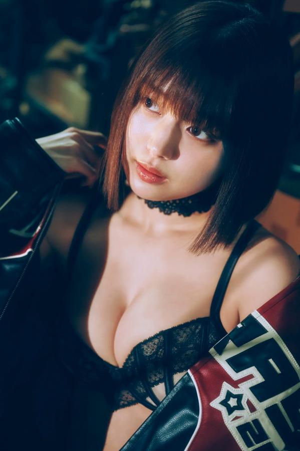 北野瑠華 北野瑠华 《北野瑠華 - Shape of My Heart》复古内衣美腿与机车野性性感写真第33张图片