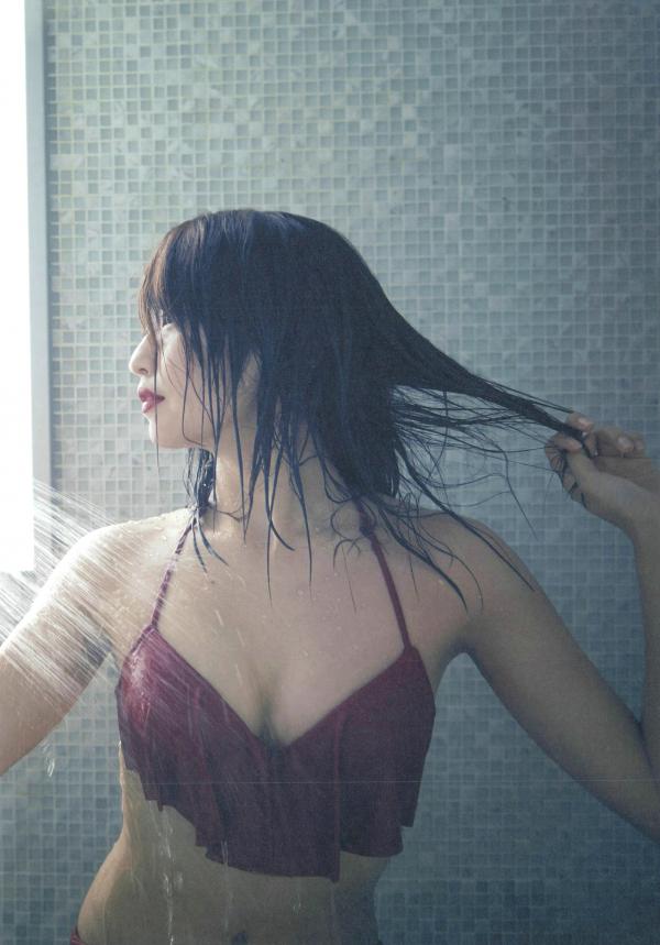 惣田紗莉渚 惣田纱莉渚  惣田纱莉渚首部写真集《うらばなし》，清纯芭蕾舞装练功房写真，展现柔美身姿与清新气质，精选114P第75张图片