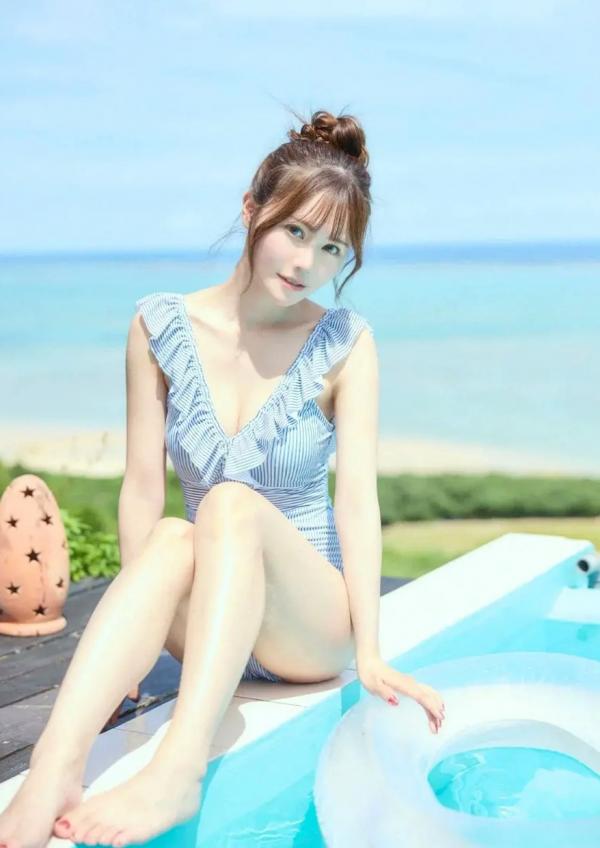 込山榛香   込山榛香 - 清纯甜美私房写真，室内蕾丝内衣与浴室泡沫诱惑，元气少女的夏日治愈系迷人瞬间第11张图片