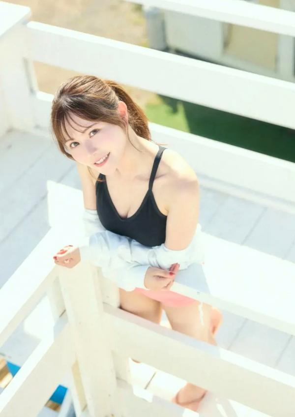 込山榛香   込山榛香 - 清纯甜美私房写真，室内蕾丝内衣与浴室泡沫诱惑，元气少女的夏日治愈系迷人瞬间第18张图片