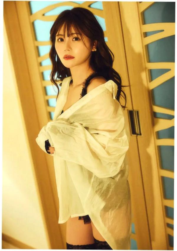 込山榛香   込山榛香 - 清纯甜美私房写真，室内蕾丝内衣与浴室泡沫诱惑，元气少女的夏日治愈系迷人瞬间第58张图片