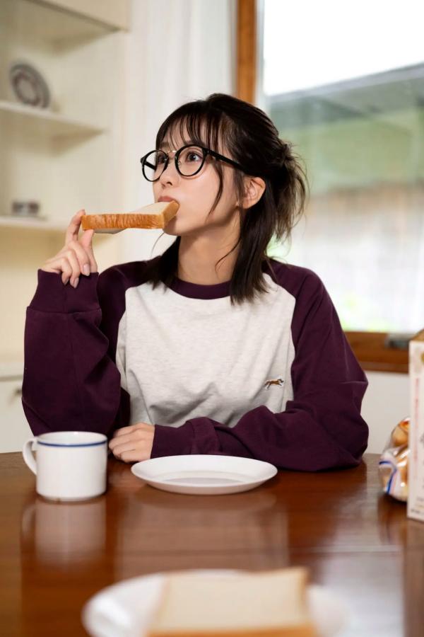 篠崎彩奈 筱崎彩奈 篠崎彩奈 - 彼シャツのぬくもり 日系性感家居内衣私房照第23张图片