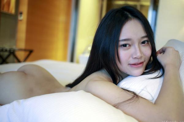 王艳卓 唐琪儿Beauty  唐琪儿模范学院私房写真：室内大尺度唯美视觉盛宴，纯欲女神演绎性感曲线，全裸艺术感拍摄，无圣光极致诱惑呈现第70张图片