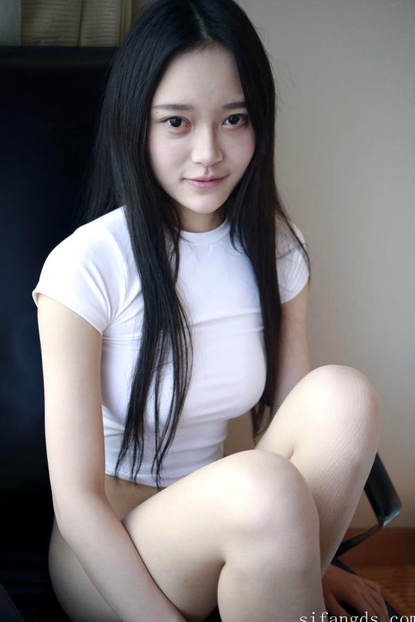 王艳卓 唐琪儿Beauty  唐琪儿MFStar模范学院私房写真，极致诱惑大尺度无圣光，简约白T展现清纯与性感的碰撞第77张图片
