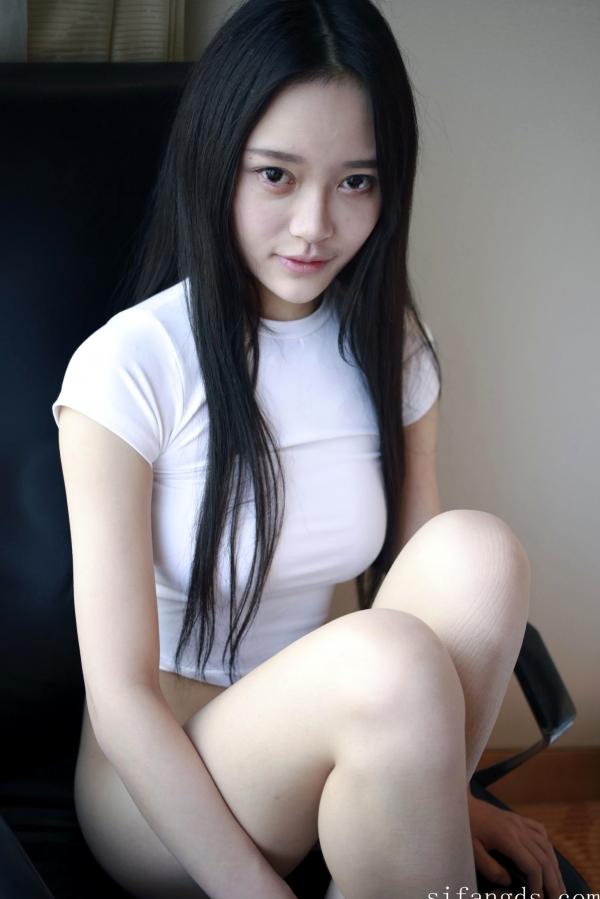 王艳卓 唐琪儿Beauty  唐琪儿MFStar模范学院私房写真，极致诱惑大尺度无圣光，简约白T展现清纯与性感的碰撞第80张图片