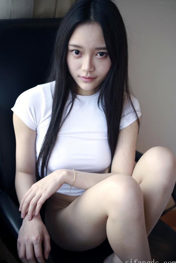 王艳卓 唐琪儿Beauty  唐琪儿MFStar模范学院私房写真，极致诱惑大尺度无圣光，简约白T展现清纯与性感的碰撞第85张图片