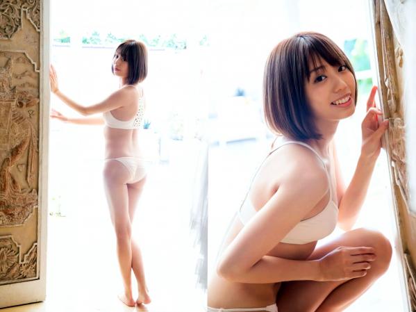 山岸奈津美   山岸奈津美 - RESORT STYLE，清纯短发甜美度假写真，泳池畔优雅紫裙与清新居家私房，尽显女神气质与迷人曲线第9张图片