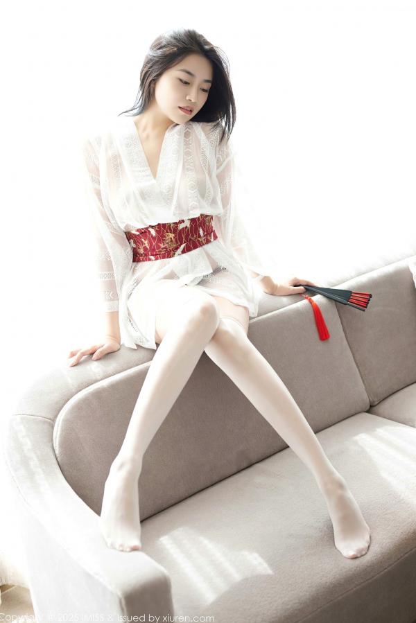 许诺Sabrina   IMiss爱蜜社798期许诺Sabrina：轻透薄纱和服诱惑，洁白丝袜修长美腿，尽显私房魅力 - 2025.08.14无圣光大尺度高颜值套图第19张图片