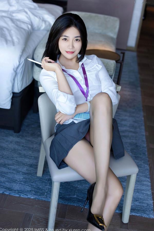 许诺Sabrina   IMiss爱蜜社-795-许诺Sabrina-职场OL制服诱惑-白衬衫灰短裙粉色内衣穿搭-极致丝袜美腿-2025.07.10-无圣光大尺度唯美写真第22张图片