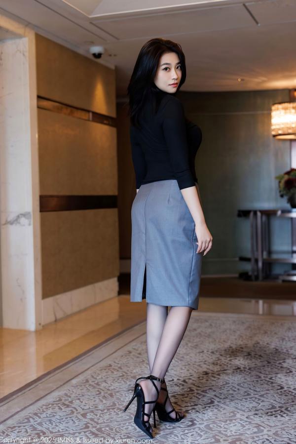 许诺Sabrina   IMiss爱蜜社-794-许诺Sabrina-黑色OL职场制服诱惑-黑丝美腿浴室私房写真-无圣光大尺度第14张图片