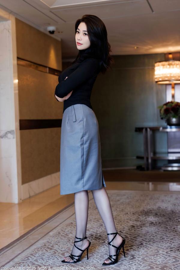 许诺Sabrina   IMiss爱蜜社-794-许诺Sabrina-黑色OL职场制服诱惑-黑丝美腿浴室私房写真-无圣光大尺度第15张图片