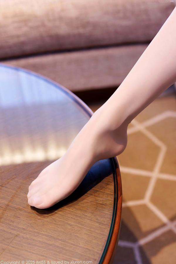 许诺Sabrina   IMiss爱蜜社-790-许诺Sabrina-紫色蕾丝连衣短裙居家风私房写真-魅惑演绎-无圣光大尺度第64张图片
