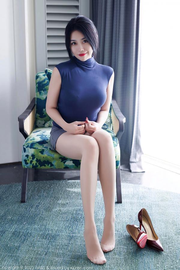 许诺Sabrina   IMiss爱蜜社-789-许诺Sabrina-灰色包臀裙OL制服诱惑-私房丝袜美腿-2025.04.16-无圣光大尺度第9张图片