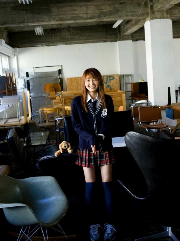 岡本玲 冈本玲  Sabra_岡本玲《SING OUT 伝説の元》 写真集 青春校园制服风写真，灵动少女的治愈系瞬间第8张图片