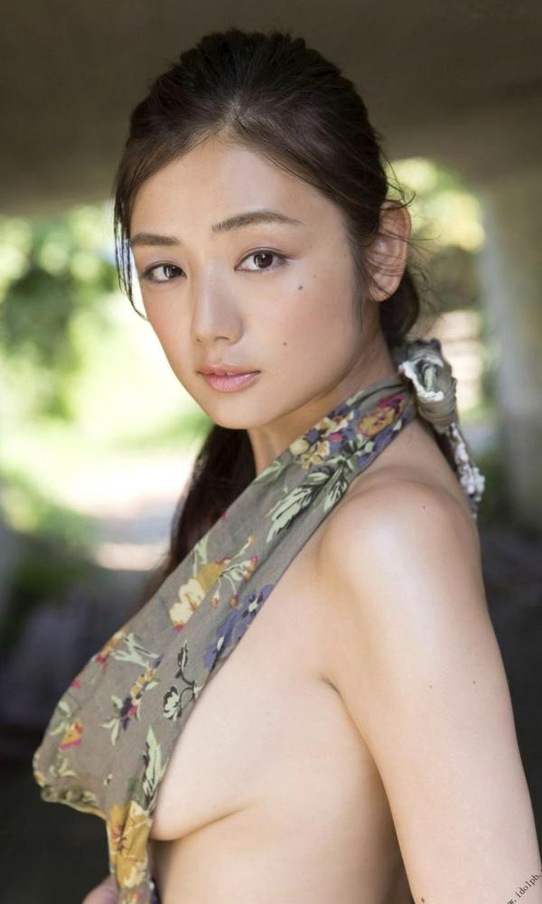 片山萌美   PB写真集_片山萌美《大和撫子》户外森林与室内私房高清性感写真第9张图片