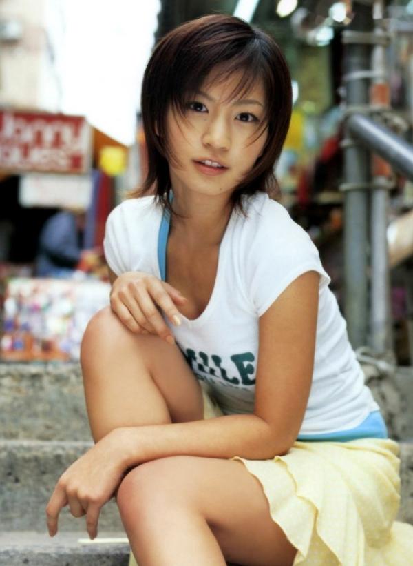 安田美沙子   PB写真集_安田美沙子《微熱》清纯泳装沙滩度假与街头活力写真[71P]第32张图片