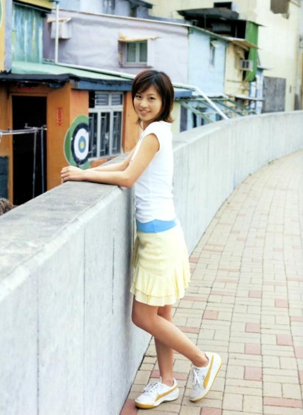 安田美沙子   PB写真集_安田美沙子《微熱》清纯泳装沙滩度假与街头活力写真[71P]第36张图片