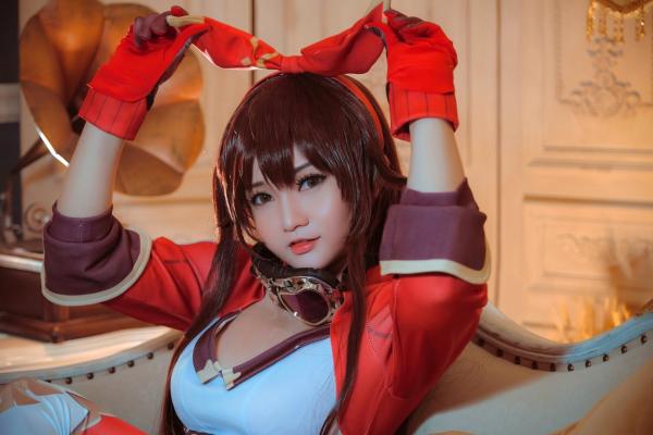 陈韵婷 陈韵儿  Potato-Godzilla-Amber-Genshin-Impact-高还原原神安柏美少女Cosplay室内性感写真第1张图片