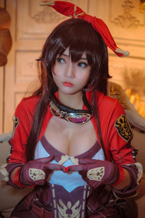 陈韵婷 陈韵儿  Potato-Godzilla-Amber-Genshin-Impact-高还原原神安柏美少女Cosplay室内性感写真第5张图片