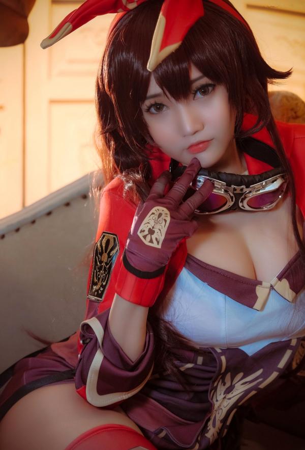 陈韵婷 陈韵儿  Potato-Godzilla-Amber-Genshin-Impact-高还原原神安柏美少女Cosplay室内性感写真第13张图片