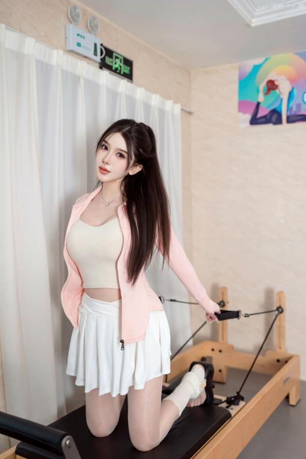 李丽莎   XR-Uncensored-李丽莎-健身房诱惑私拍-XingYan星颜社-白色短裙显身材-极致御姐互动-无圣光大尺度第1张图片