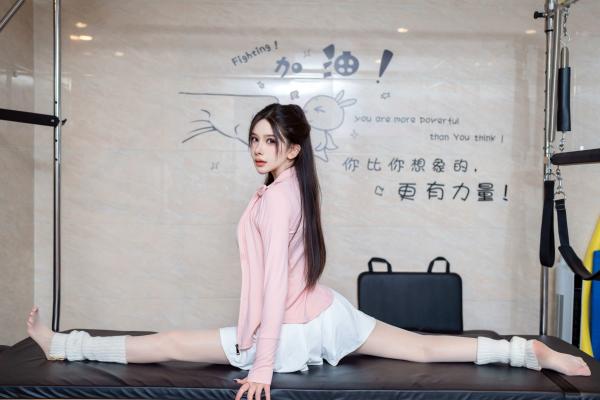 李丽莎   XR-Uncensored-李丽莎-健身房诱惑私拍-XingYan星颜社-白色短裙显身材-极致御姐互动-无圣光大尺度第6张图片