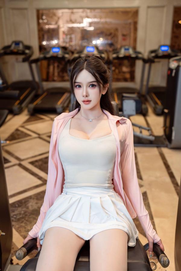 李丽莎   XR-Uncensored-李丽莎-健身房诱惑私拍-XingYan星颜社-白色短裙显身材-极致御姐互动-无圣光大尺度第16张图片