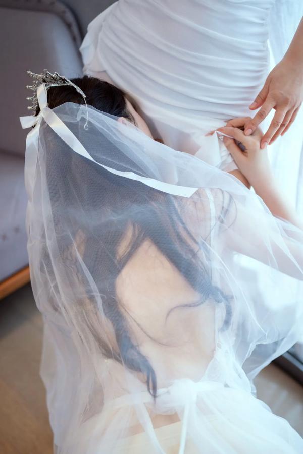 李丽莎   李丽莎 - 在逃公主，梦幻婚纱闺蜜私房写真，极致性感暧昧亲密诱惑 [91P]第53张图片