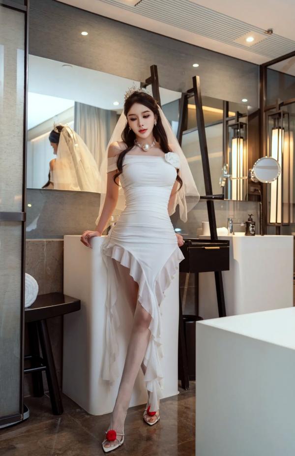 李丽莎   李丽莎 - 在逃公主，梦幻婚纱闺蜜私房写真，极致性感暧昧亲密诱惑 [91P]第85张图片